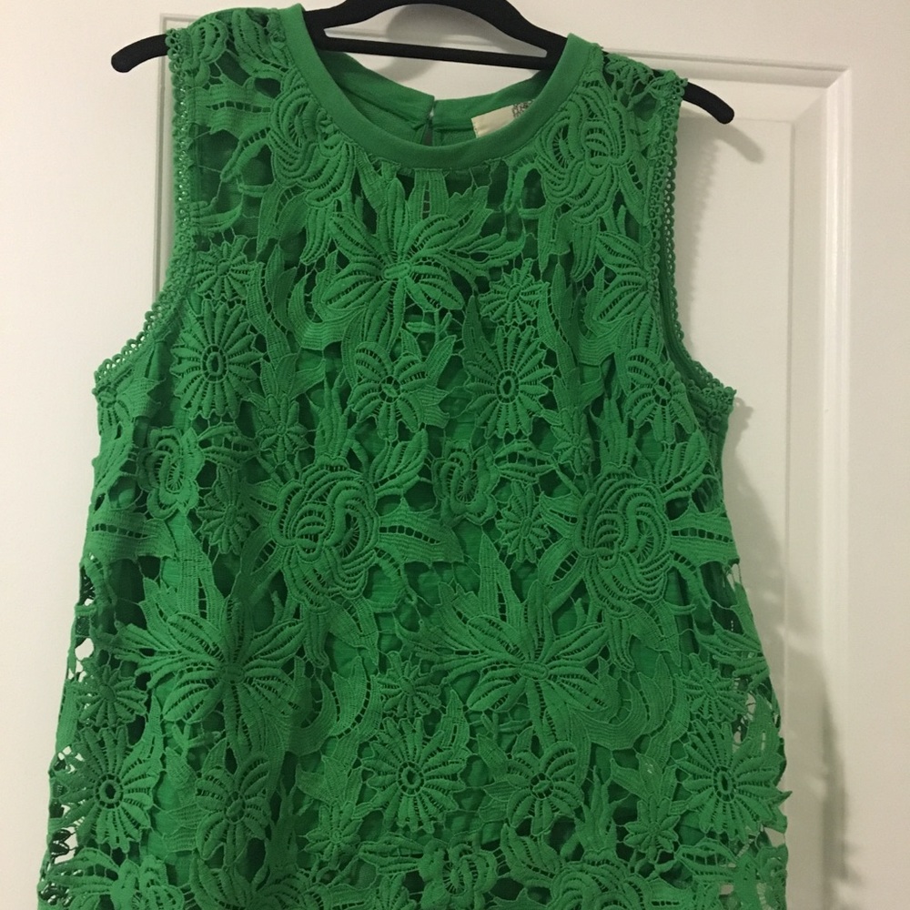 Sleeveless emerald green lace blouse